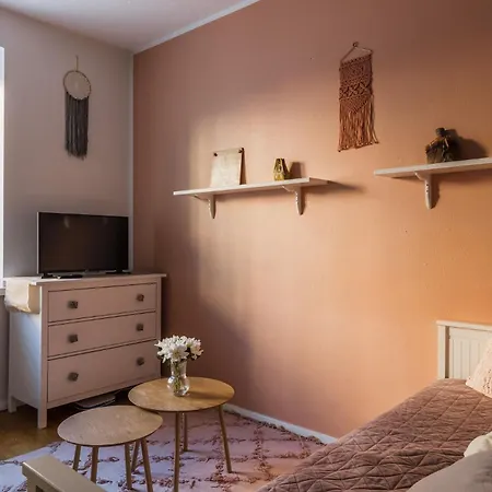 Authentic & Personal Flat In Trendy Toeoeloe Appartement *
