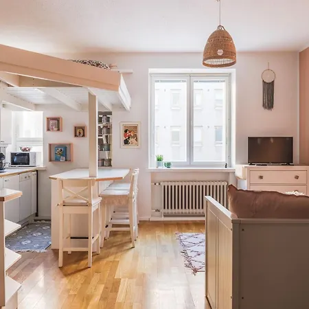 Apartment Authentic & Personal Flat In Trendy Toeoeloe *