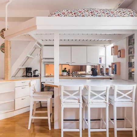 Authentic & Personal Flat In Trendy Toeoeloe *