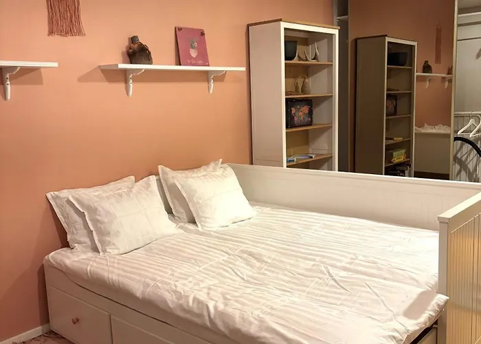 דירה Cozy In Toeoeloe,